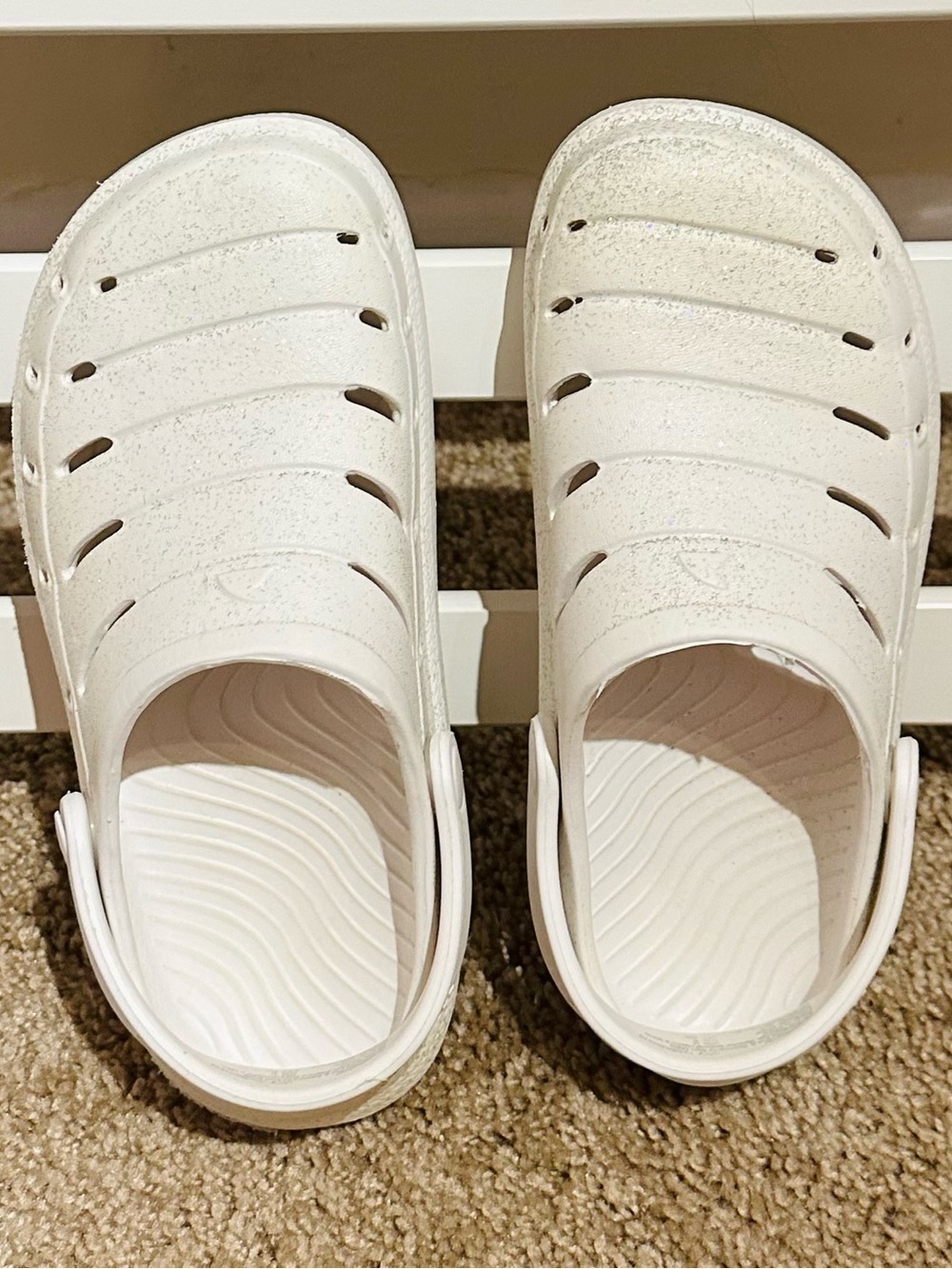 Skechers Girls Size 13 White Clogs Slip On Shoes
